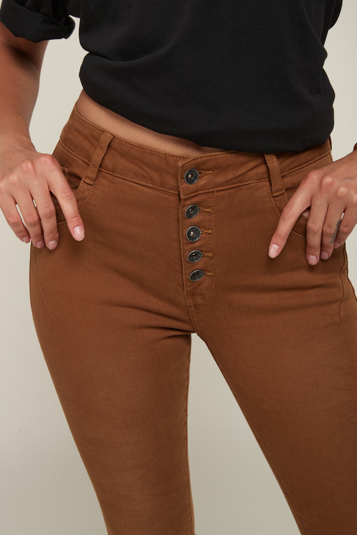 Crushed pants with buttons - Channée